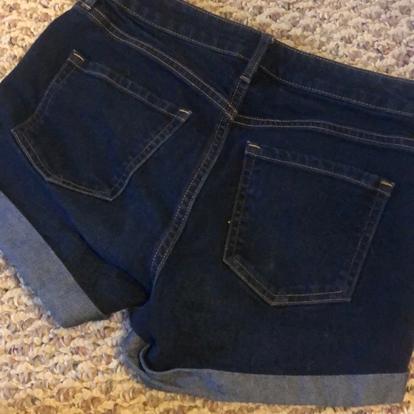 2 for $10 H&M Jean shorts - Picture 2 of 3